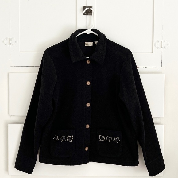 L.L. Bean Jackets & Blazers - L.L. Bean Vintage Women's Fleece Jacket Embroidered Button Up Size Medium